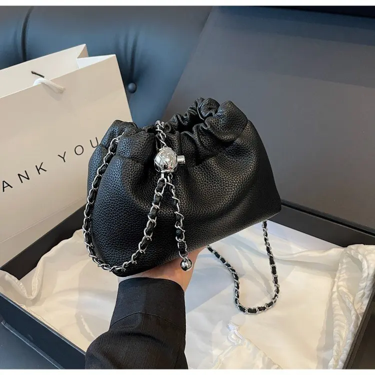 

2025 Autumn 319 New Chain Bucket Bag Simple Leisure High Sense Shoulder Messenger Bag Trend