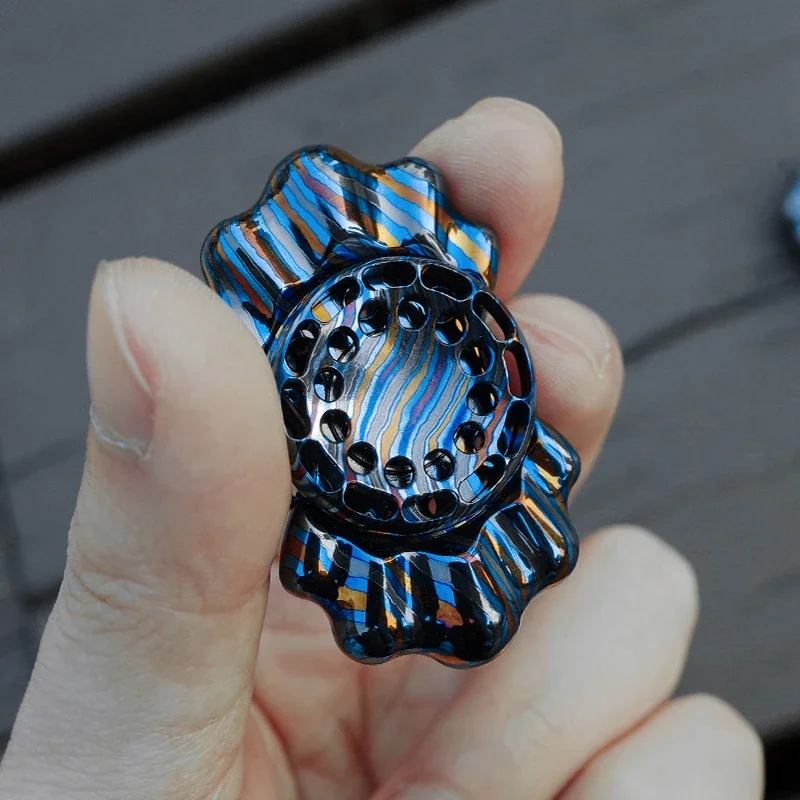 

Новинка 2023 годаL7, двухлистный корпус, EDC, сенсорный корпус, волнистый механический металлический гироскоп на кончиках пальцев, игрушка, металлическая декомпрессионная настольная игрушка в подарок