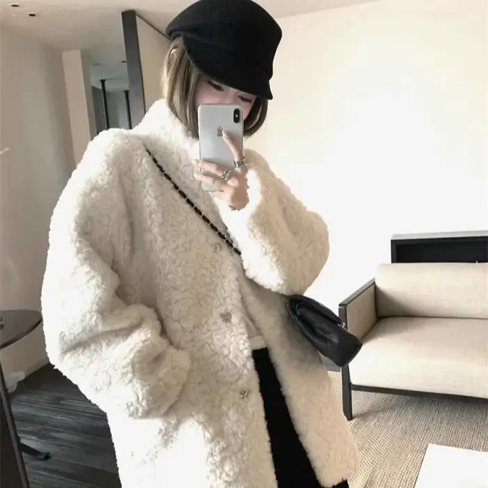 

Women's Mid-Length Fur Coat 2024 Winter Loose Lamb Fur Eco-Friendly Faux Fur Collar Warm And Stylish Outerwear