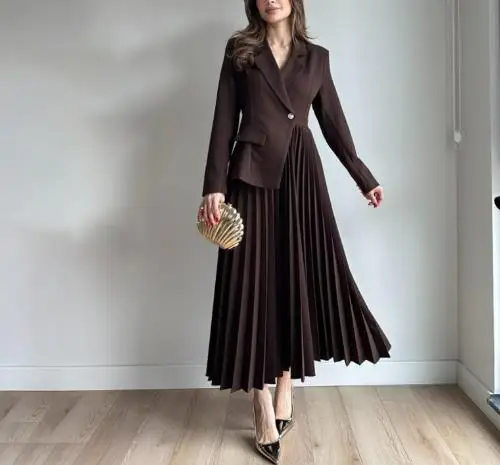 

2025 Spring New Pure Long Sleeve Button Top Folded Long Skirt Set