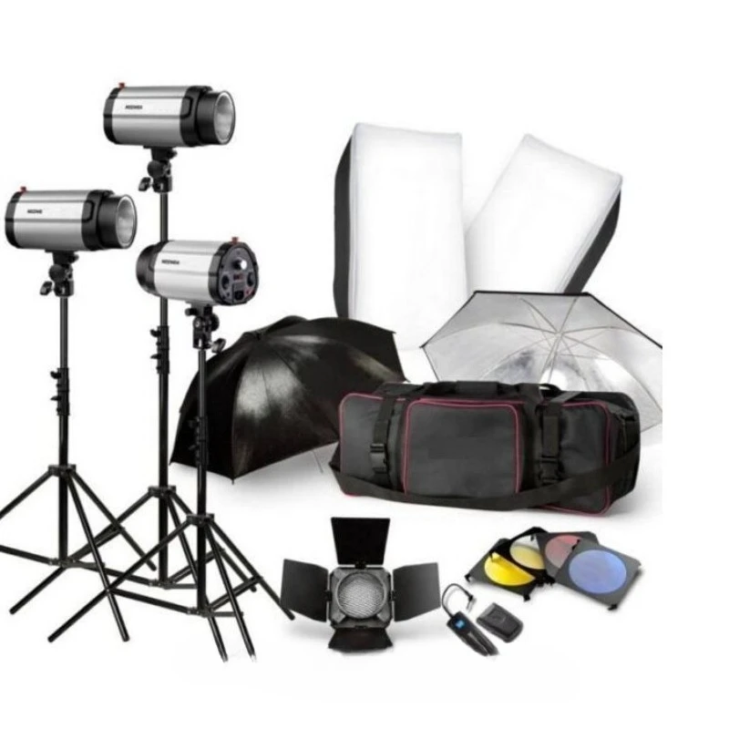 3X250W studio strobe kit with case for photographic lighting.