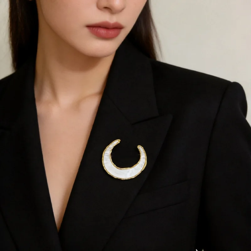 White Moon C-Shaped Post Stud Earring Women Girls Gifts Fashion Jewelry Accessories Hot Sale Party Gift 2026 New Style