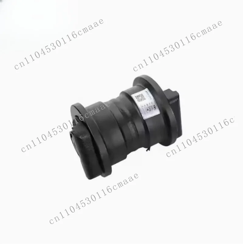 PC200 excavator construction machinery spare parts are concentrated on chassis components