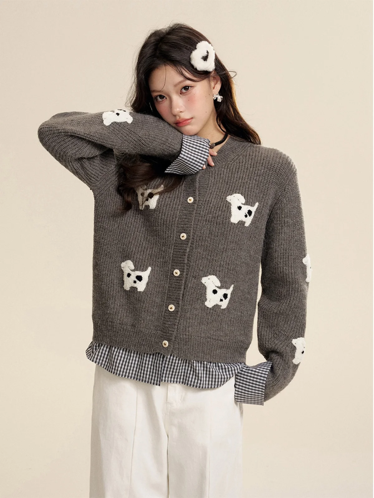 

Вязаный кардиган с вставками из меха ягненка, женский, свободного кроя, с длинными рукавами, круглым вырезом, имитация двухслойности, с вышивкой в виде собаки