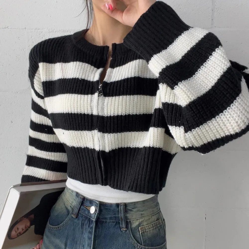 Women's Short Knitwear Sweater Cardigan For Women With Zipper Cold Blouse Tops Jumper Winer Coat Jacket Striped Korean Style