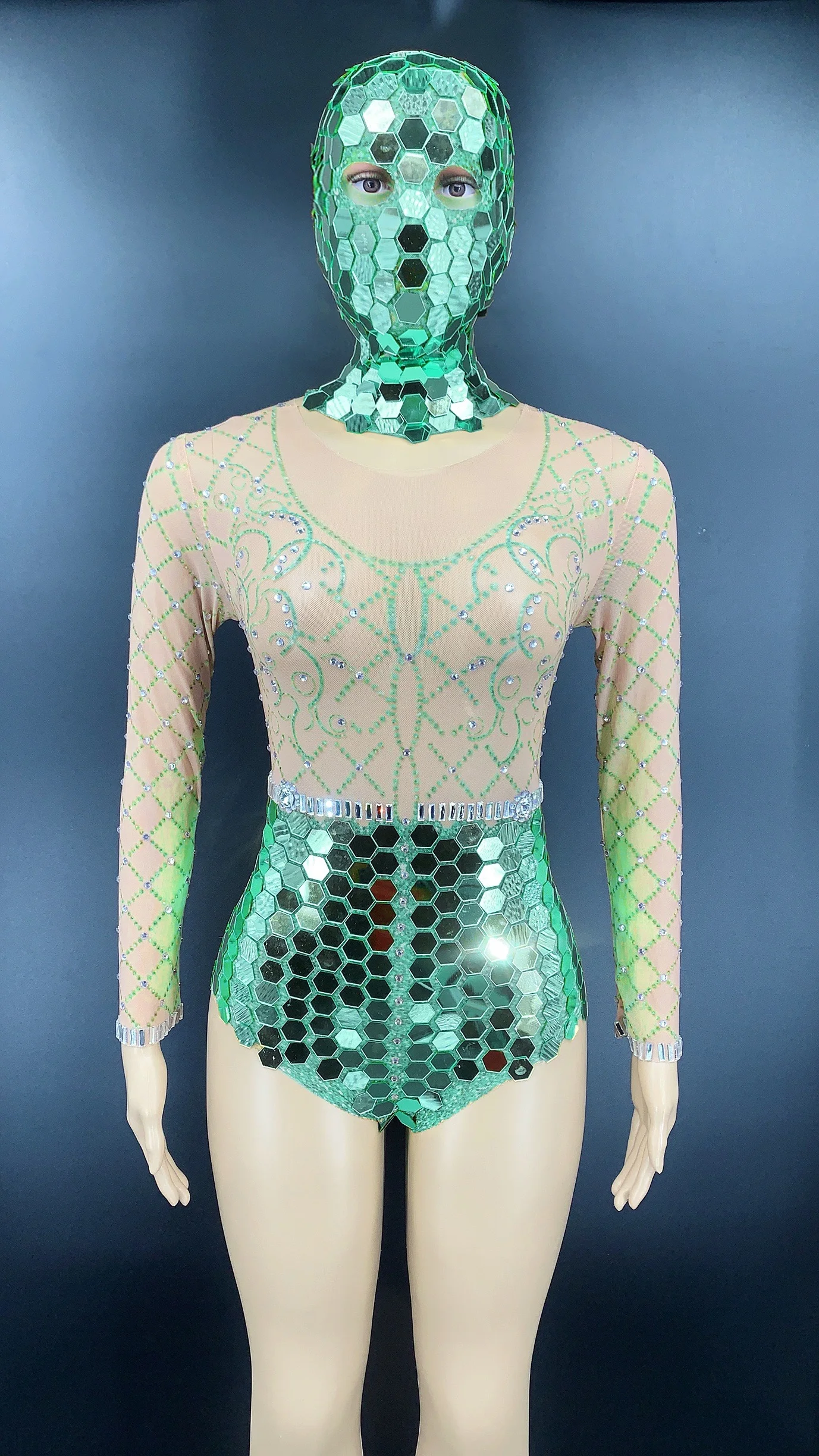 Kombinezon z cekinami lustrzanymi w wielu kolorach, kostium drag queen, strój sceniczny dla piosenkarza, tancerki, nakrycie głowy, kombinezon rave, model yj014 (2026)