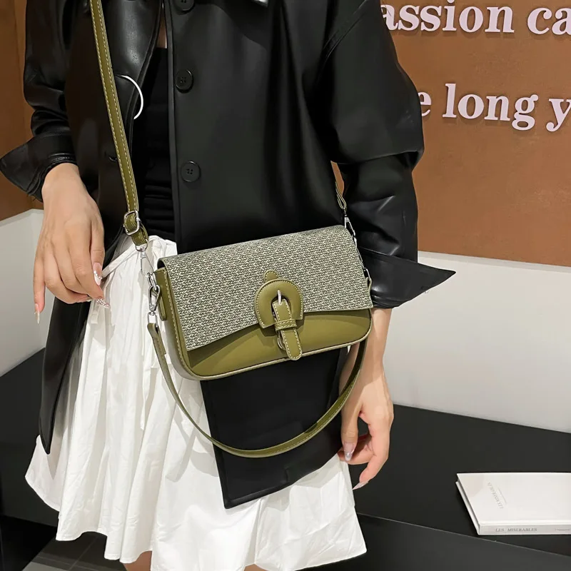 

Корейская версия нишевой квадратной сумки, новая модель женской модели, простая сумка через плечо, модная модель-мессенджер, универсальная поездка на работу