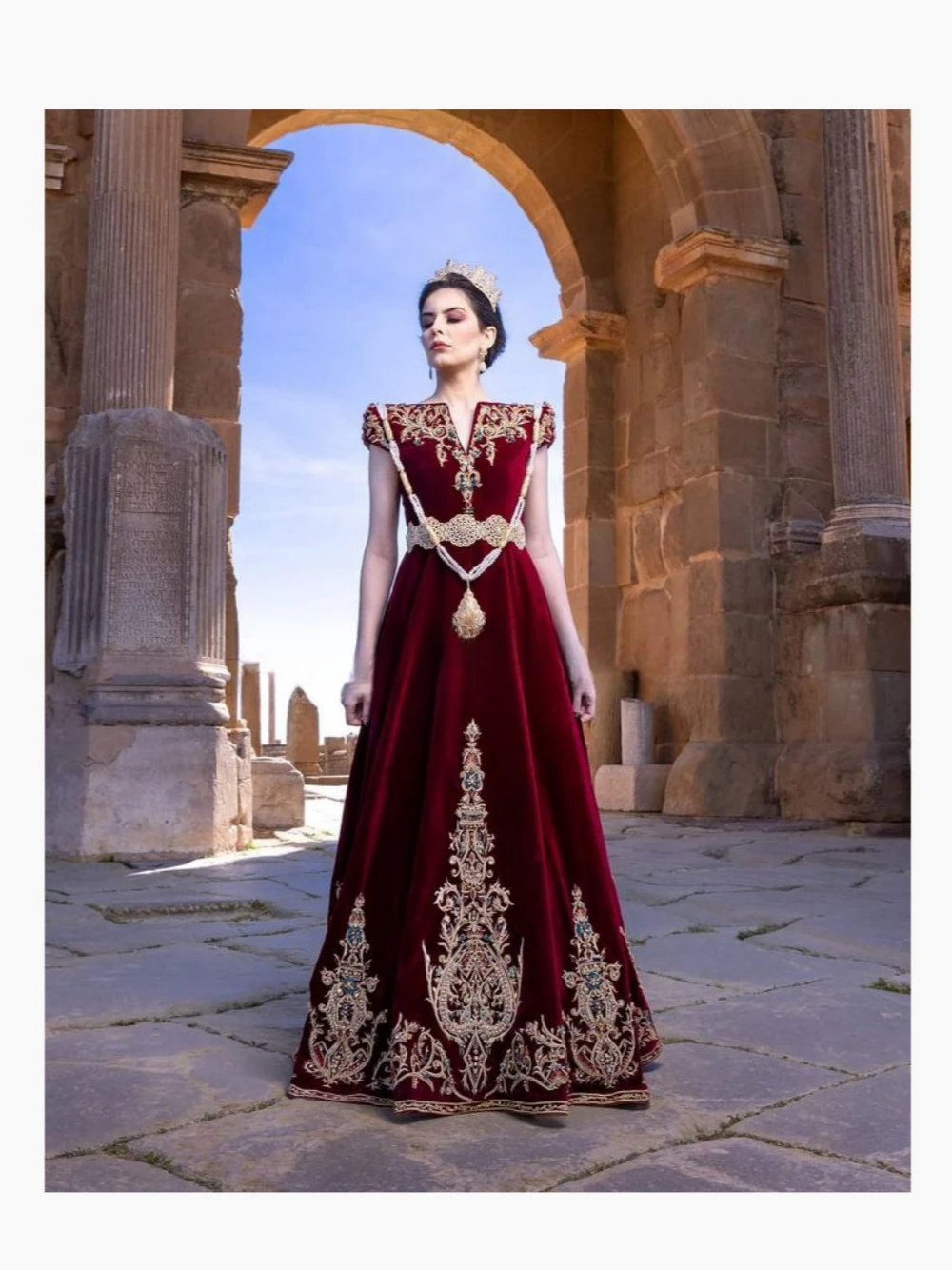 Elegant V Neck Caftan Dress Long Sleeve Custom Made Saudi Prom Dress Velvet Evening Dress Arabic Women Formal A-line Gown