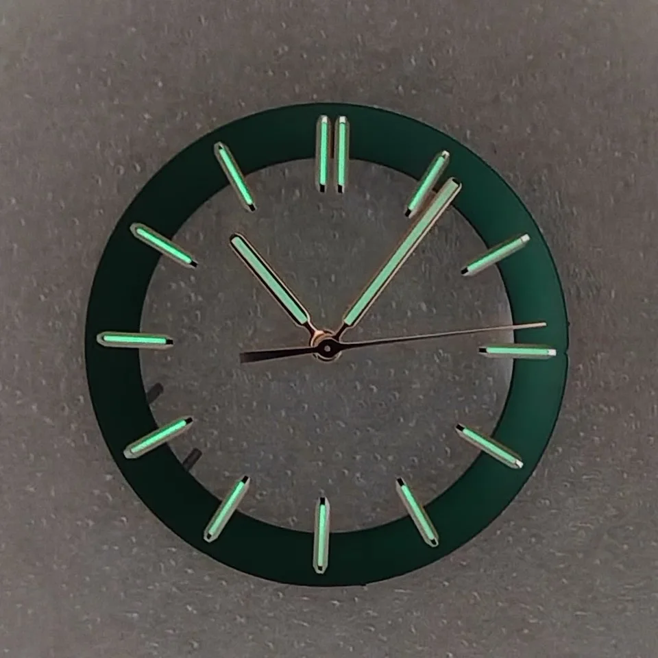 Zestaw akcesoriów: przezroczysta folia na tarczę 31.8MM, zielona luminescencja, tarcza i wskazówki, kompatybilny z mechanizmami NH35/70.