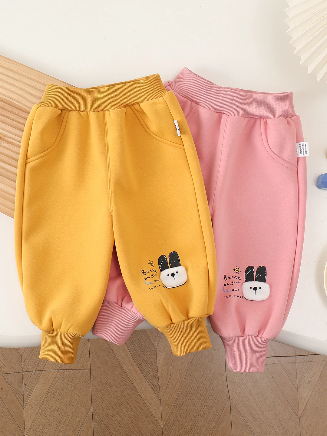 

ex Мультяшный принт Fce на подкладке, свободные брюки с манжетами, теплые детские брюки-сли, зима 2025 г., Новое поступление, моющиеся...