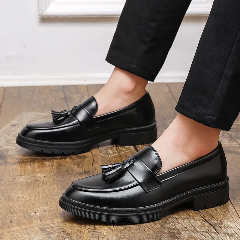 

Новые мужские дышащие лоферы Brand Spring с бахромой в британском стиле: модные и удобные туфли с круглым носком