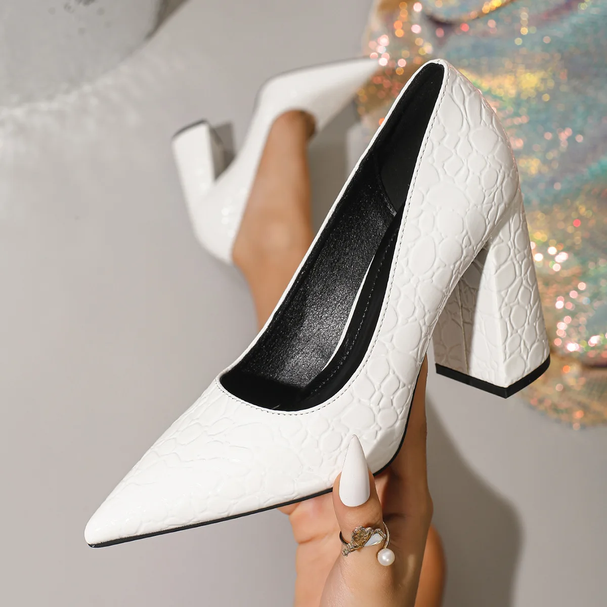 

Bloomsteps New Model Elegant Pointed Toe Women's High Heels European and American Party WineRed Single Shoes Chunky Heel Women's