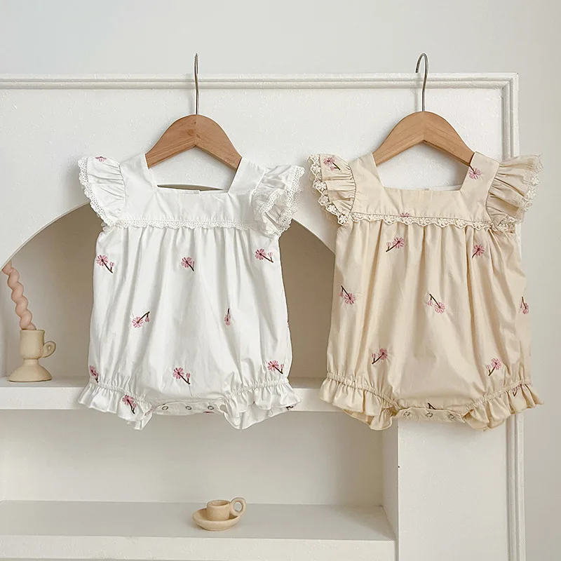 

2024 Summer Cute Baby Bodysuit Square Collar Embroidered Romper Square Necked Baby Girl Top
