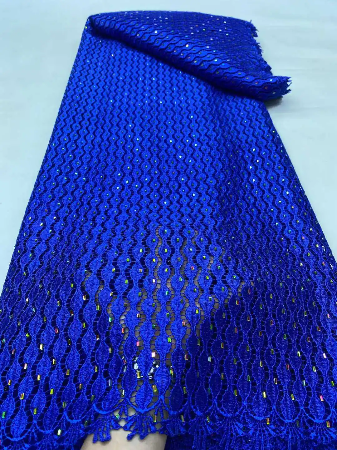 الحليب الأفريقي الحرير الحبل الدانتيل النسيج 2025 شمسيّة دانتيل عالية الجودة 5 ياردة النيجيري الفرنسي شبكة الدانتيل بالحجارة لخياطة فستان الزفاف