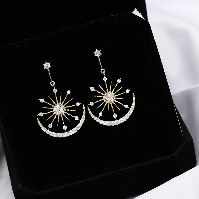 Elegant And Luxurious, High-End Earrings S925 Silver Needle Zircon Star And Moon Earrings With A Design Sense Of Moon And Starry