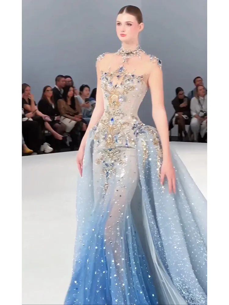 A new high-end custom-made strapless fishtail dress with light luxury feel for the runway show