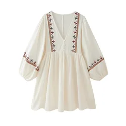 In the summer of 2024, the new women's V-neck stitching embroidered short fashion casual dress.