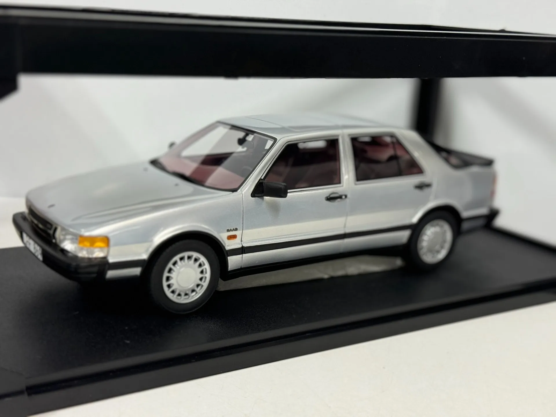 Diecast CULT scala 1/18 SBBA Saab modello di auto in resina giocattolo da collezione regalo souvenir display ornamento