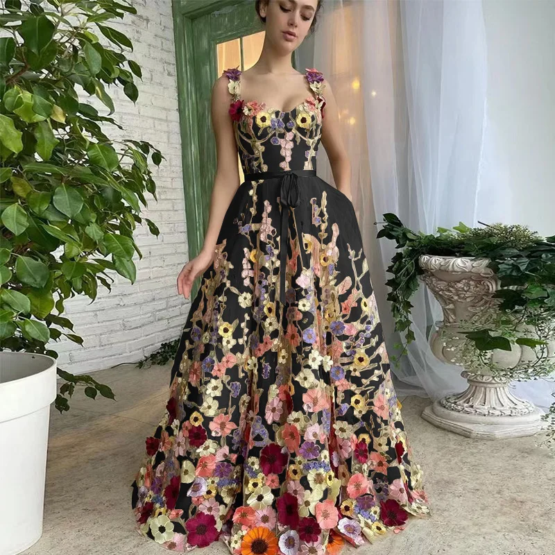 Women's Three-dimensional Flowers, Fashionable Embroidery, Flower Wrap Buttocks, Sexy Dress, Elegant Temperament, Mesh Lace