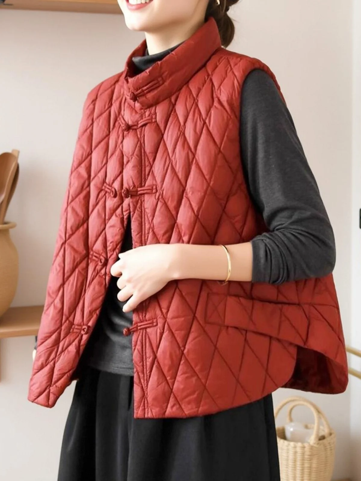

Warmth And Style: New Autumn Winter Cotton Jacket Vest Quilted Padded Vest Ethnic Artistic Design Versatile Fashionable Mommy