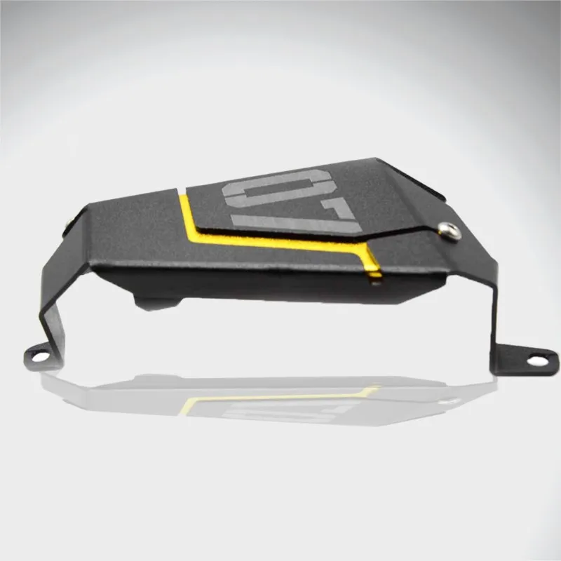 Coolant Recovery Tank Shielding Guard Cover For YAMAHA MT-07 Tracer 7 GT 7GT 2016 2017 2018 2019 2021 2022 2023 2024 2025 2026