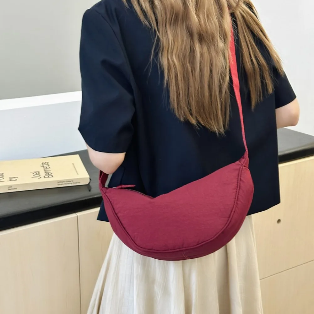 Hochwertige Casual-Style Dumpling-Tasche Einfarbige Große Kapazität Umhängetasche Nylon Unterarmtasche Reise-Shopper – Detail 2
