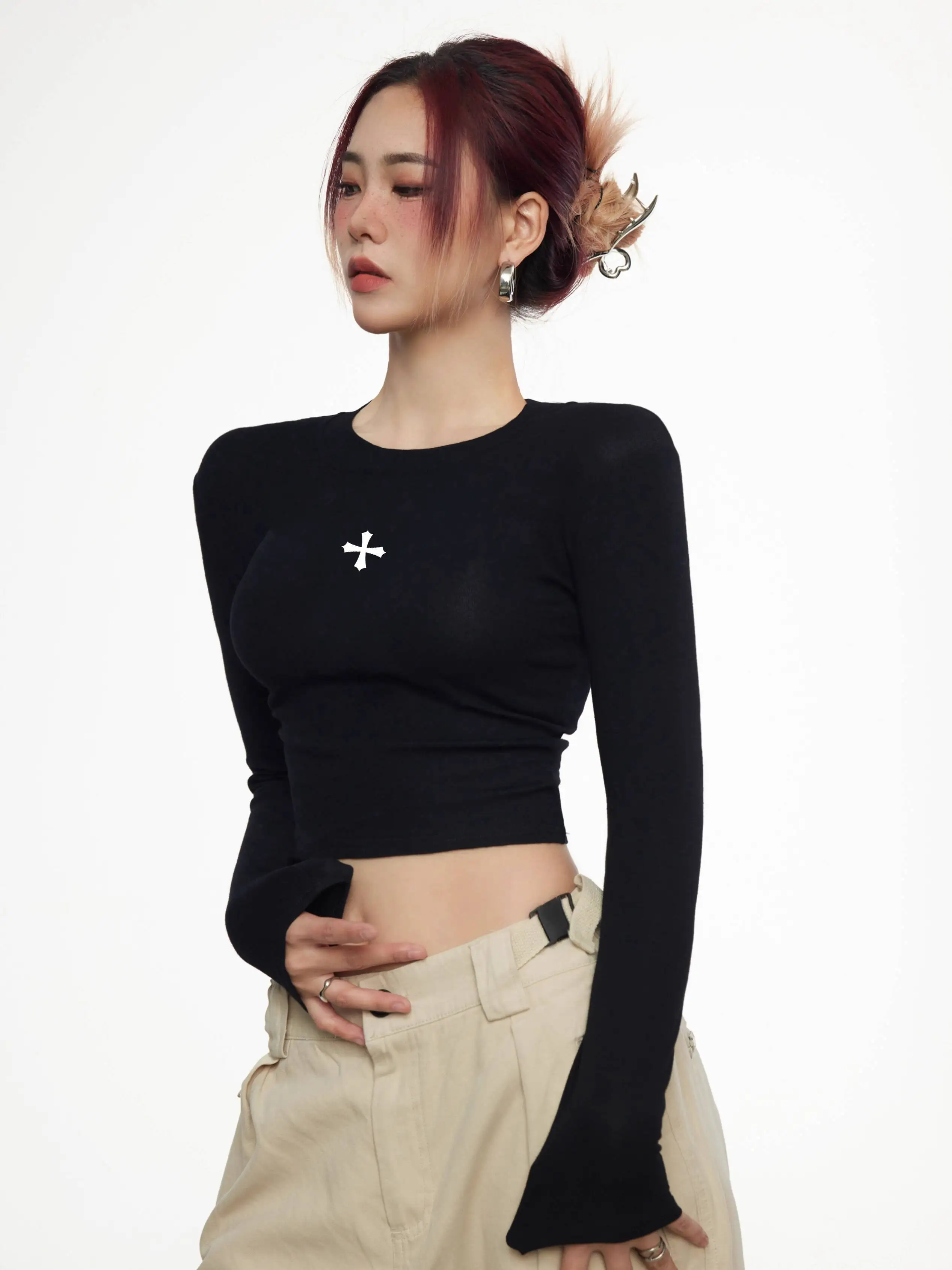 

Women's Autumn Black Crop Top Long-Sleeve T Shirt Slim-Fit Crop Top For Jazz Dance Undershirt