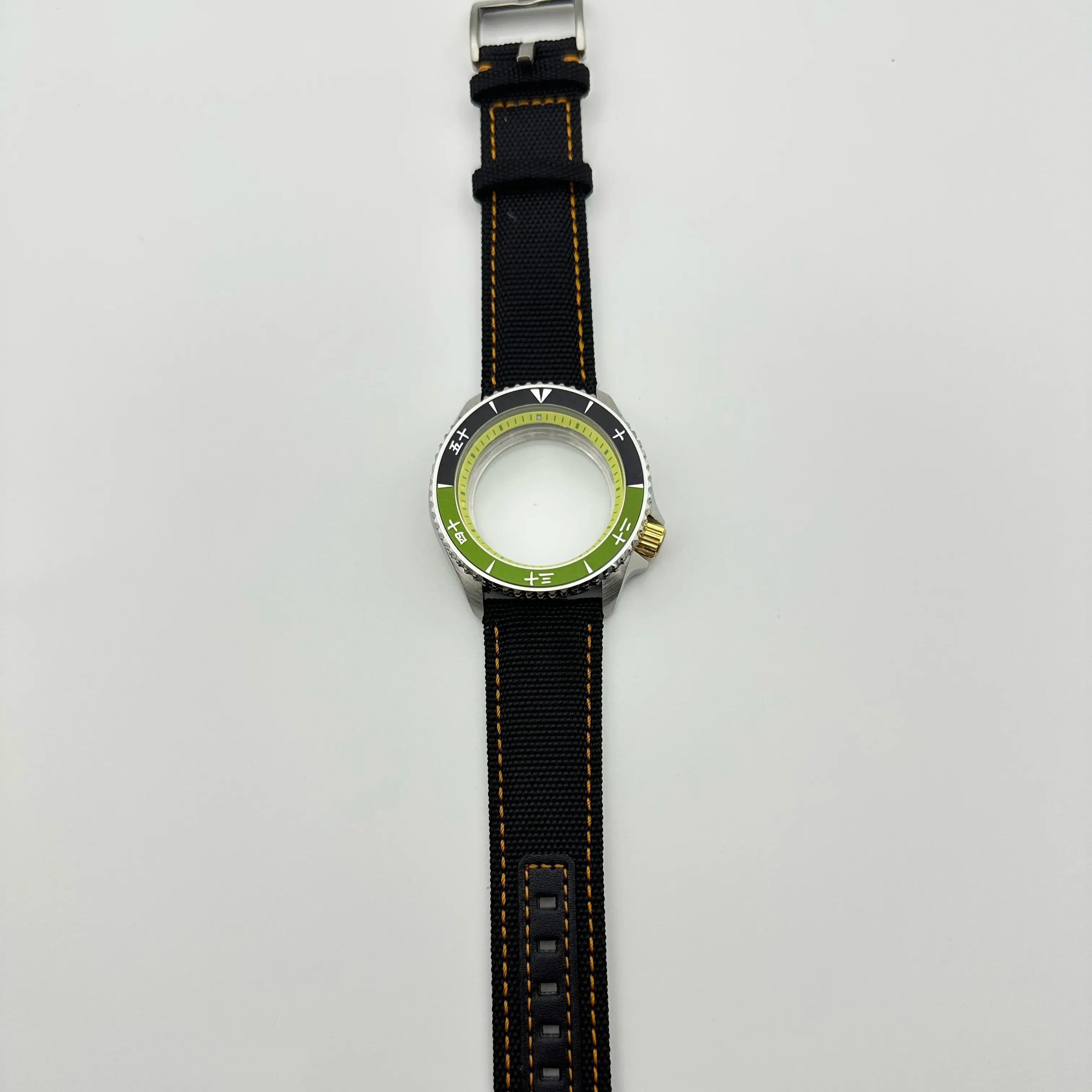 

42mm stainless steel mechanical case adapts to NH35