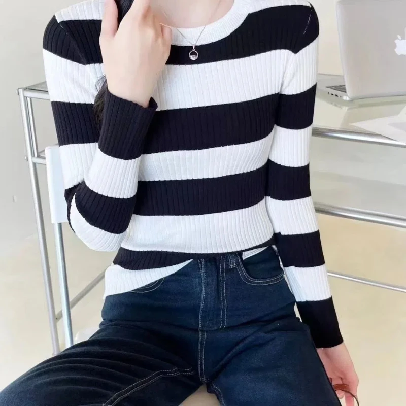 

Striped Knitted T-shirt for Women Slim Fit Base Shirt Stylish Interior Long Sleeved Sweater Trendy Top