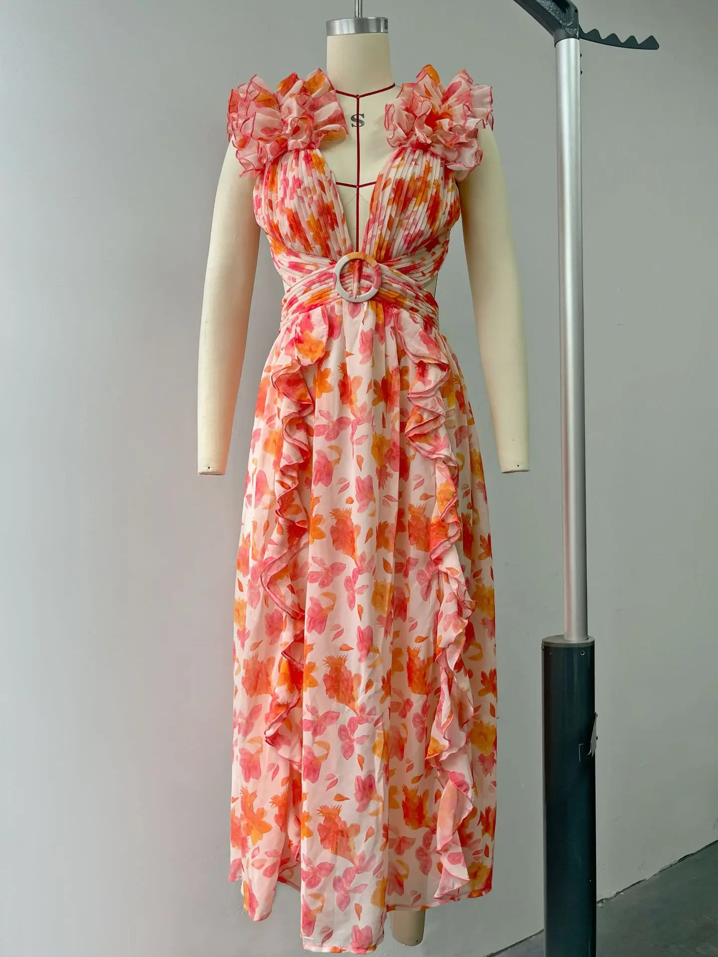 New Fashion Sleeveless Hollowed Out Slim Fit V-neck Ruffle Trimmed Floral Backless Dress For Women,3 Colors