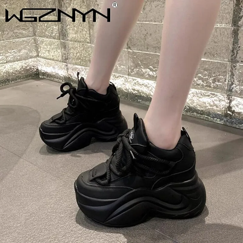 Kobiety Jesień Skórzane Chunky Sneakers Winter High Platform Warm Fur Casual Shoes 10CM Wedge Heels Sports Plush Snow Shoes Woman