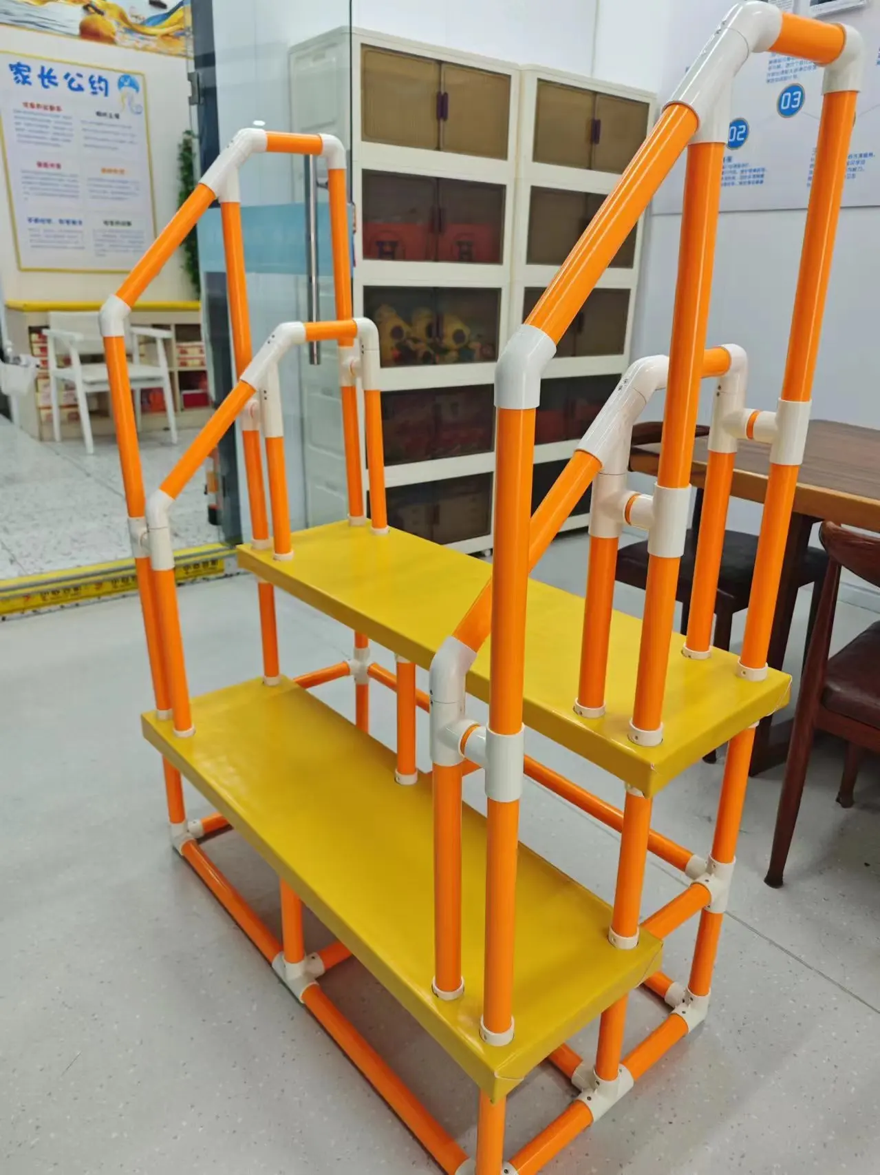 Underwater teaching aids Underwater escalators, swimming pool underwater escalators, swimming pool stairs