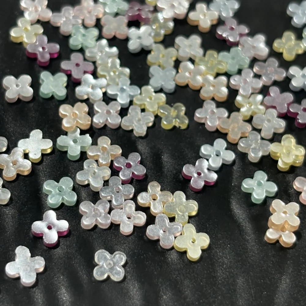 50 Stück niedliche, kleine, leuchtende Herz-Flachback-Harzperlen, farbige Schmetterlings-Flachback-Harz-Nagelcharms, Mini-Teile – Detail 7