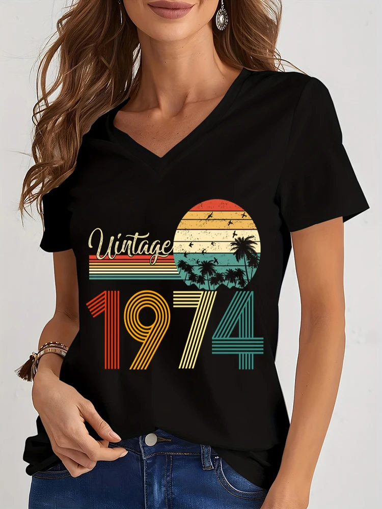 Women’s Tshirts 1975 Graphic Vintage 1970 To 1979 Casual V-neck Harajuku Fashion V-neck Summer Aesthetic Retro Shirts Female