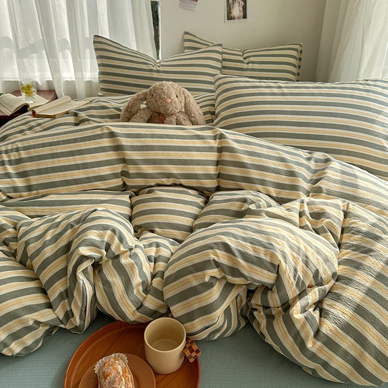High-Quality Super-Soft Stripe Bed Set Skin-Friendly Fitted Sheet Quilt Cover Pillowcase Luxury Chic Bedclothes for Single Size