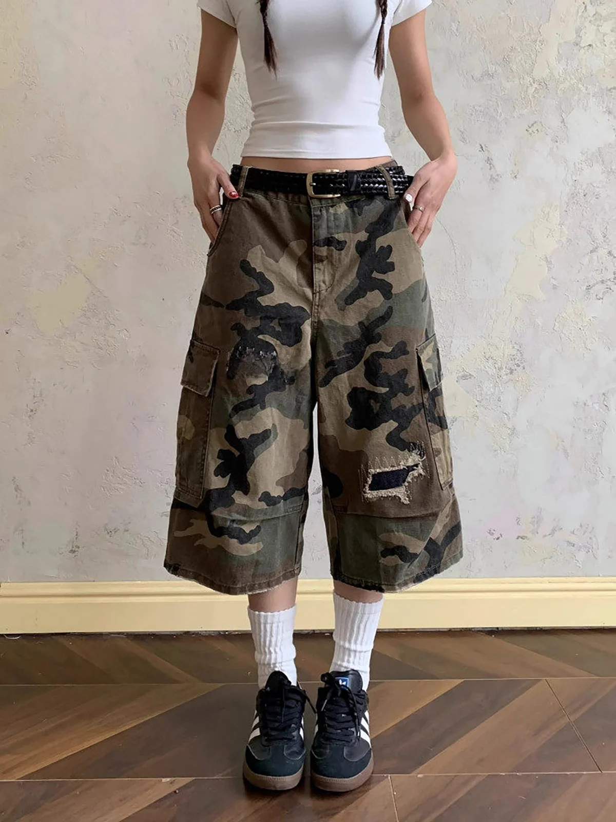 

Loose Straight Leg Jeans Shorts Men Women Design Sense Casual Summer Fashion Distressed Camouflage Workwear Bent Knife