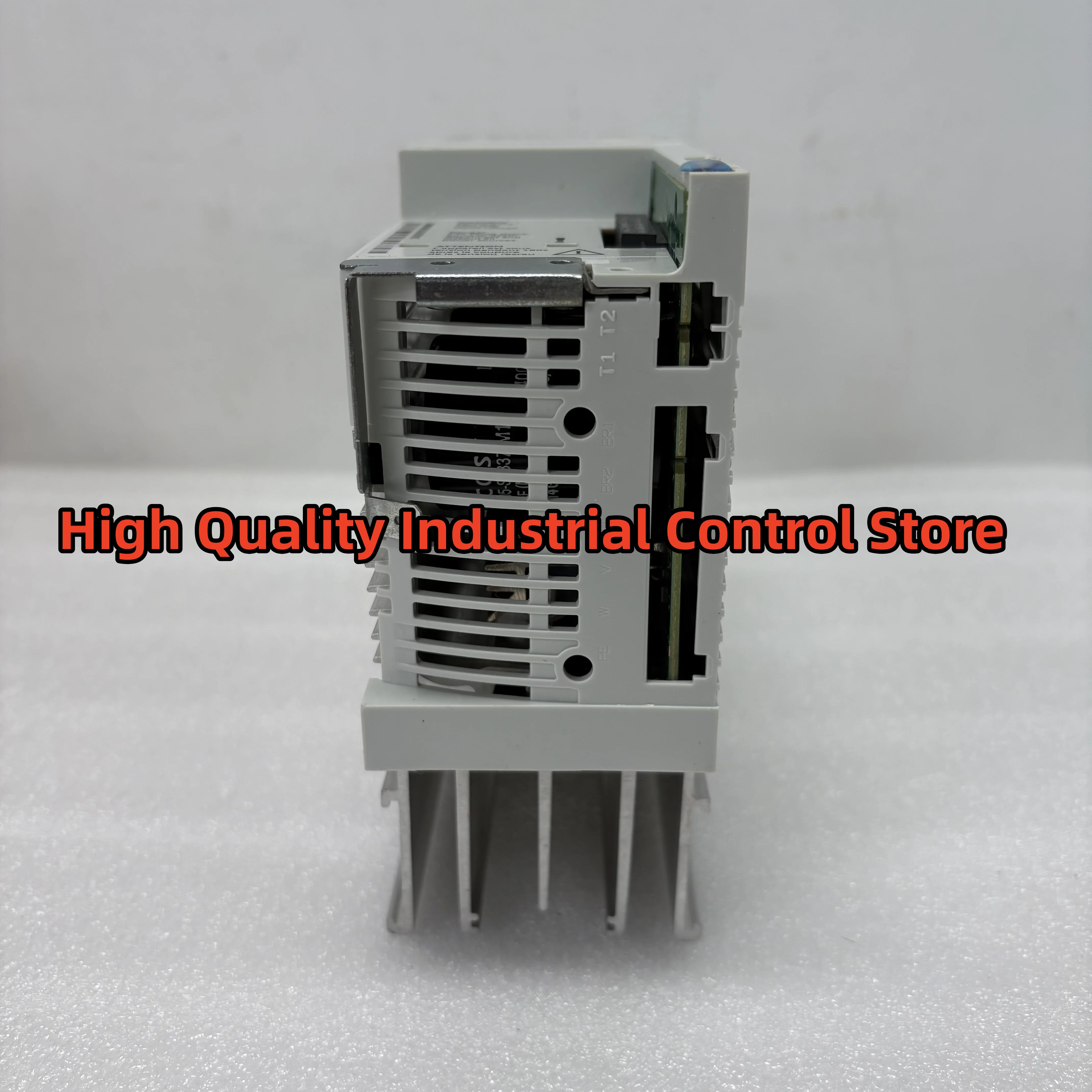 새로운 E82EV752K4C 인버터 E82EV752K4C200