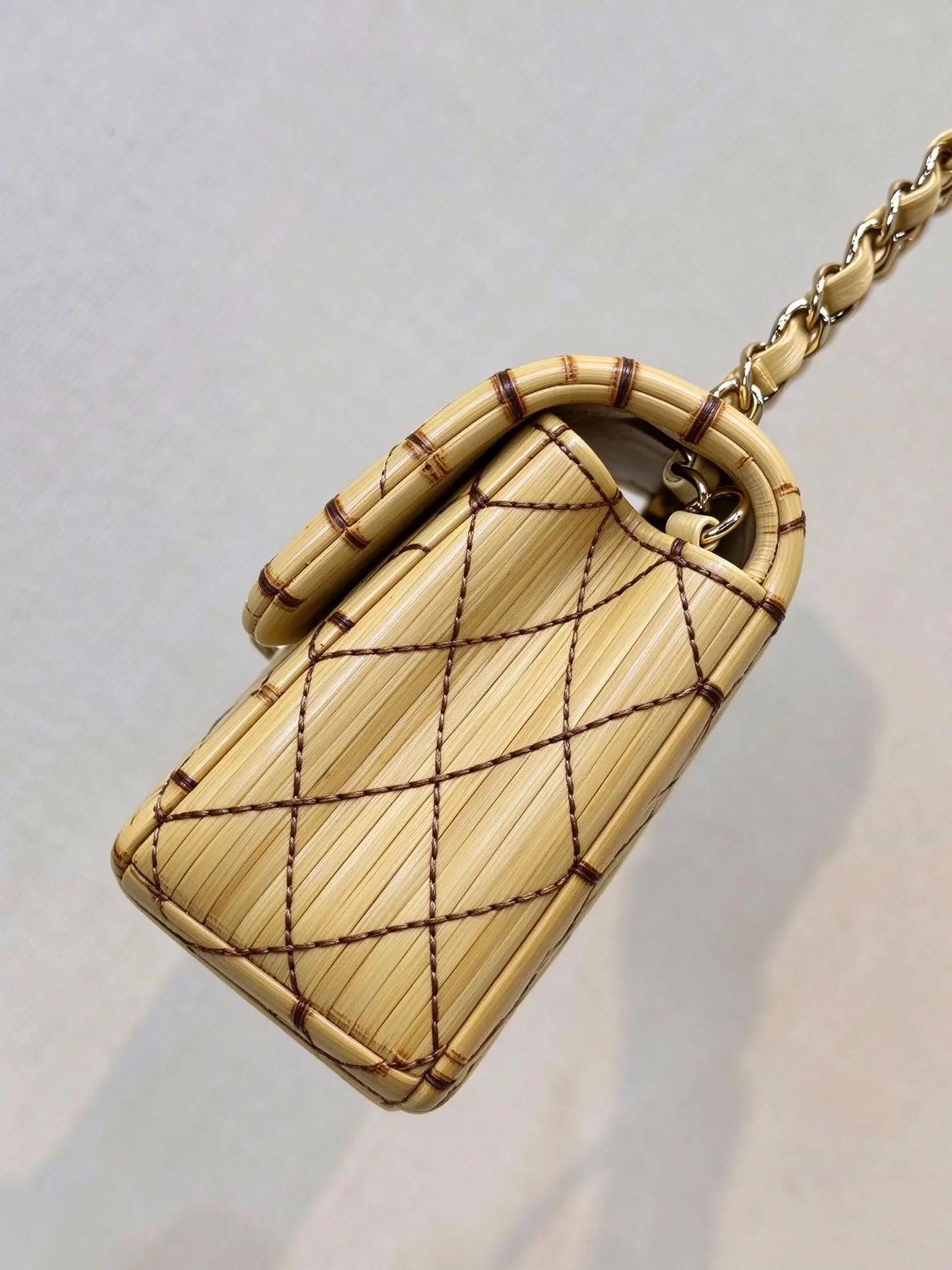 Boho Style Natural Rattan Woven Women Top Handle Bag Flip Cover Removable Chain Strap Holiday Daily Crossbody Bag