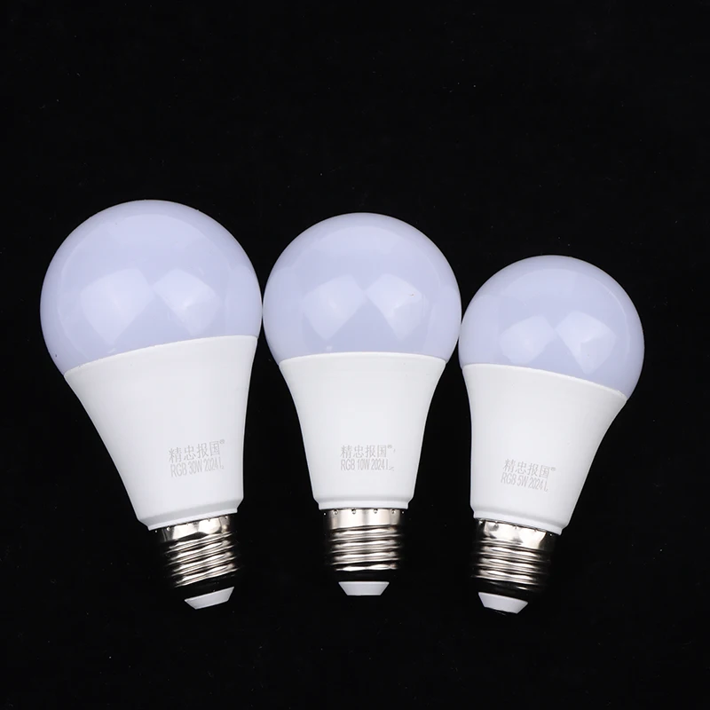ไฟ LED หลอดไฟสีสัน E27สกรูพลาสติกหุ้มหลอดไฟอลูมิเนียมไฟ RGB เปลี่ยนสีได้พราวไฟกลางคืนควบคุมระยะไกล