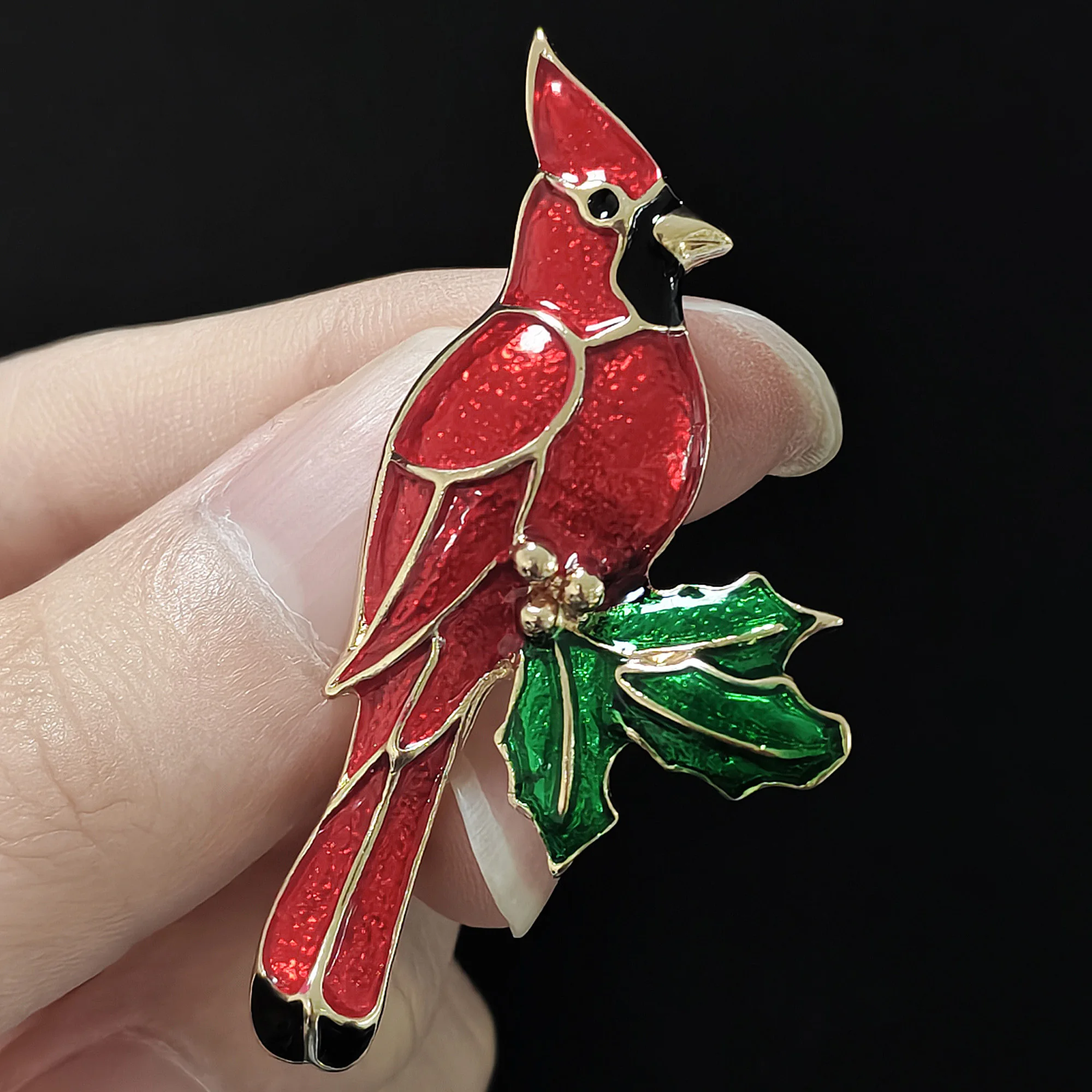 Christmas Classic Rhineston Northern Cardinal Brooch for Women Enamel Animal Bird Pin Office Party Friend New Year Gifts Jewelry