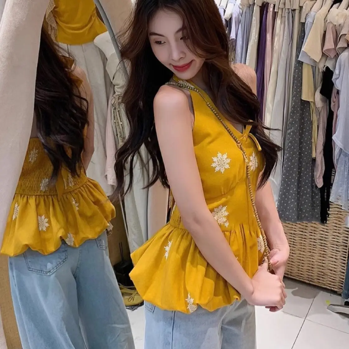 

​ ​ Укороченный топ с блузкой и принтом, лето 2025, утягивающий, с рюшами на талии, сладкий, пряный, с вырезом в форме сердца, с цветочным принтом, с объемным сердечником ​ ​