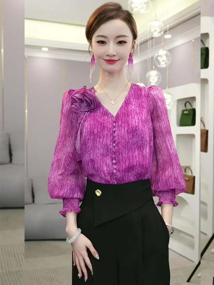 Small Shirt New 2024 Hot Fashion Western Style European Early Spring Chic Top French Beautiful V-neck Purple Shirt