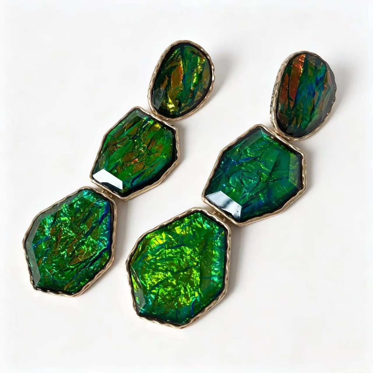 Colorful and Gorgeous Triangular Colored Diamond Earrings, Heavy-duty, High-end and Versatile Accessories