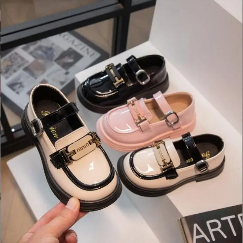 

Girl Autumn Princess Shoes Metal Chain Round Toe Patent Leather Hook-loop Kids Loafers Autumn Fashion Girl Mary Janes Flats