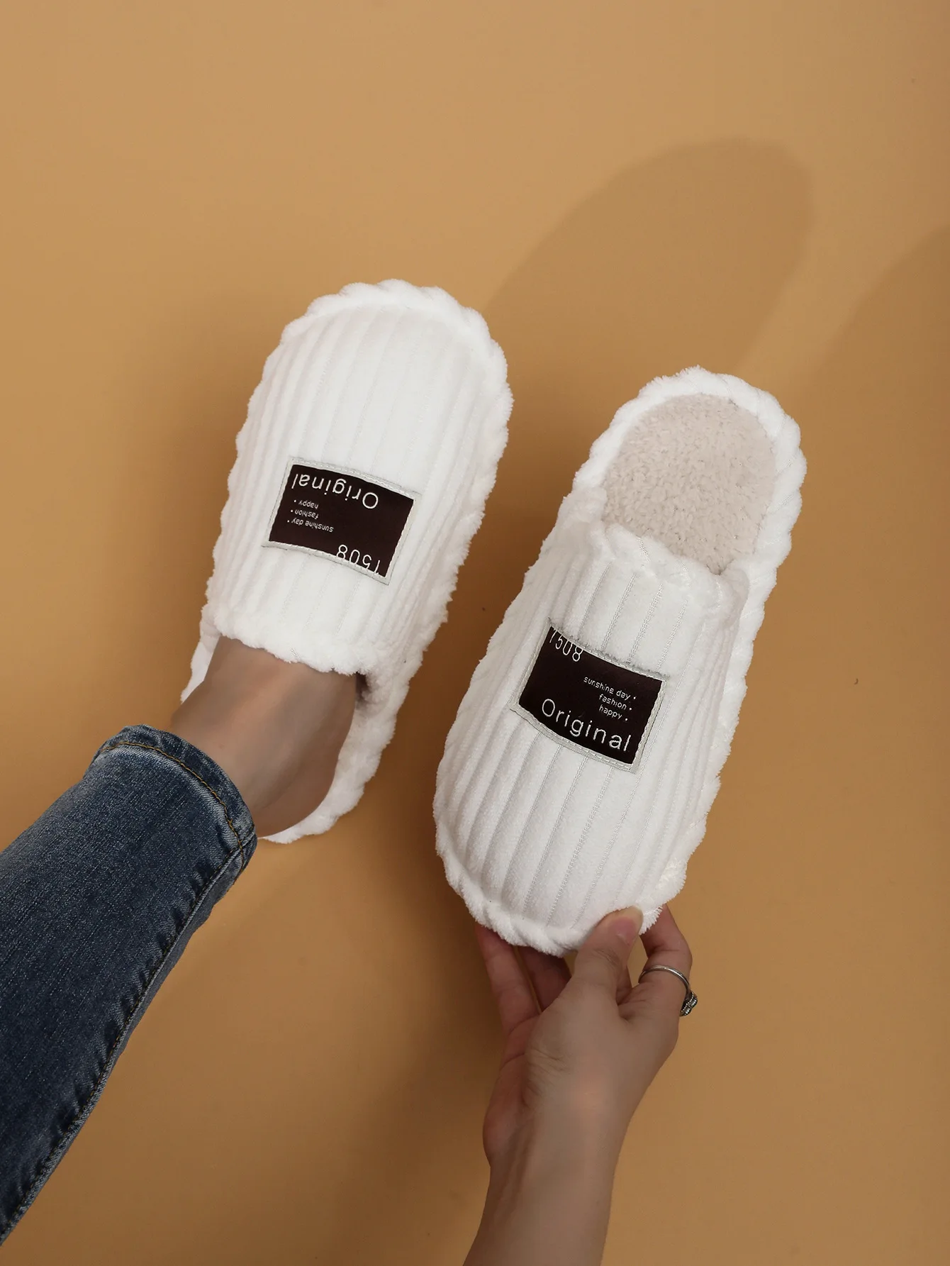 Herren-Hausschuhe, rutschfeste Baumwoll-Slides, wärmende Plüschschuhe, modische Winter-Hausschuhe, bequeme Damenschuhe. – Detail 4