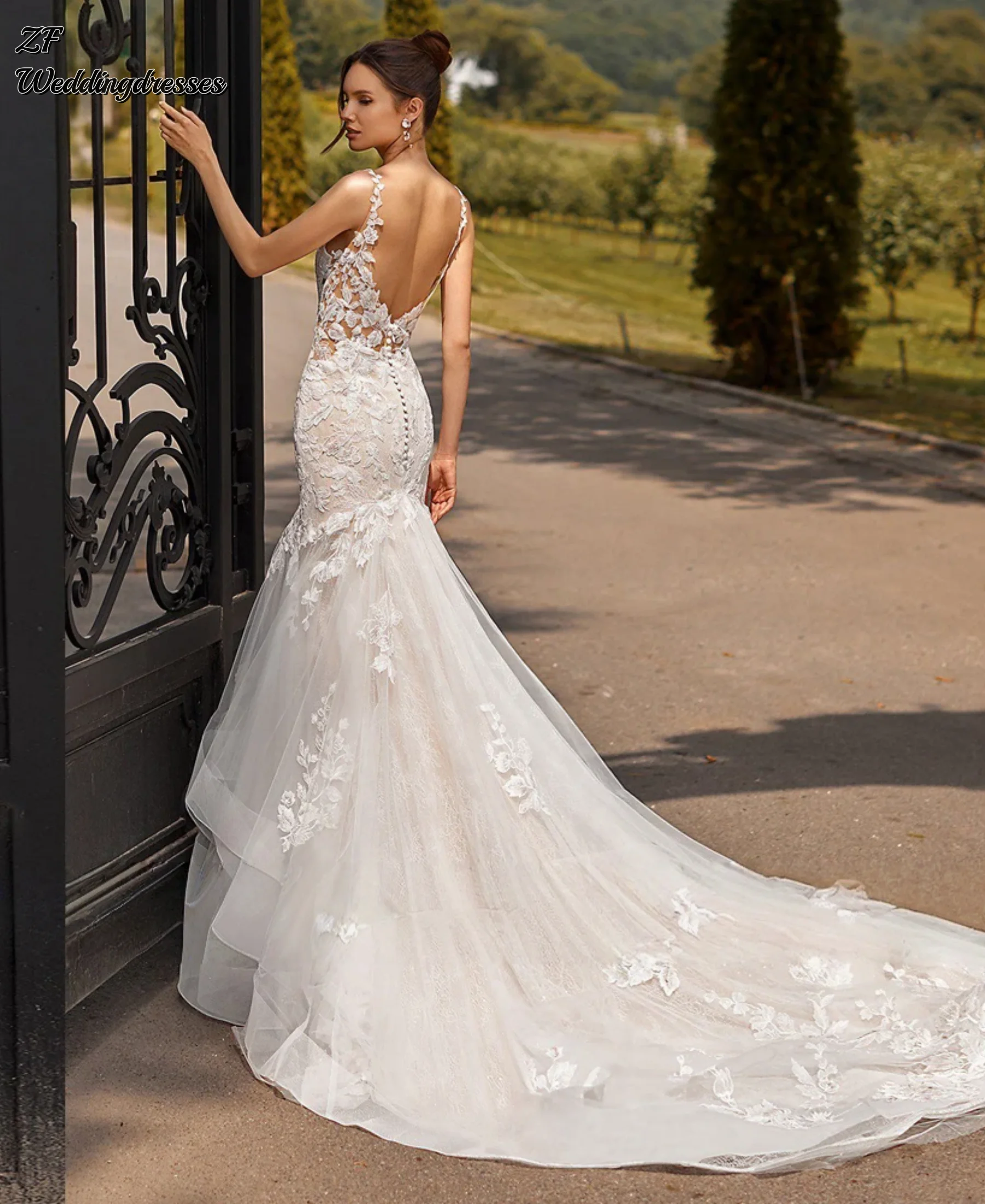 Maßgeschneiderte klassische Meerjungfrau-Brautkleider für Frauen, geschichtete herzförmige Spitzenapplikationen, Robe De Mariee für Bräute