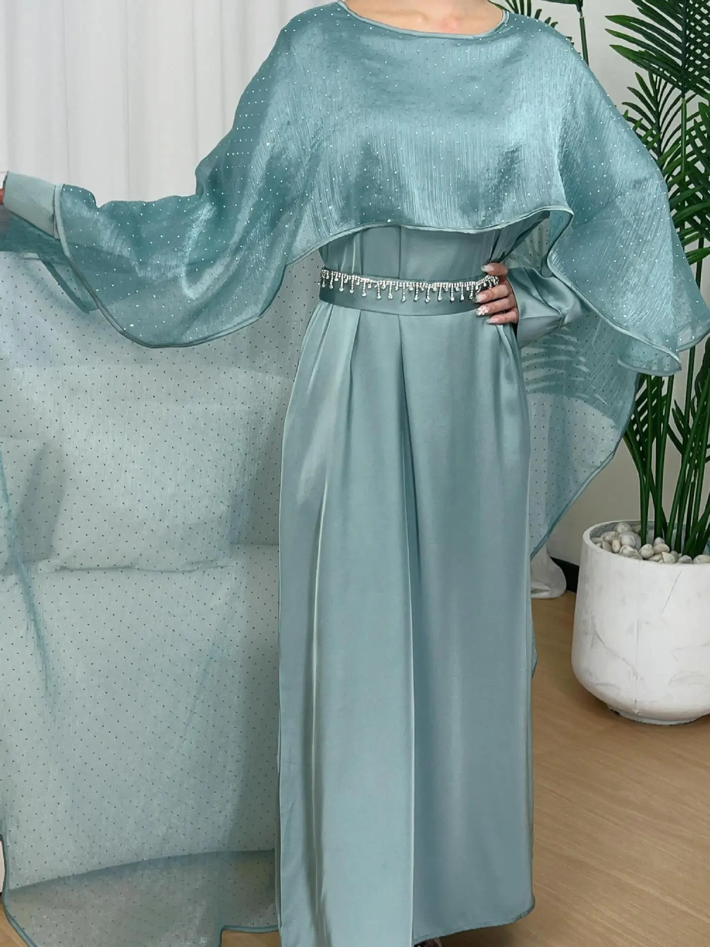 Hot Selling Dubai Kaftan Women Elegant Luxury Diamonds Abaya Shiny Dress Ramadan Jalabiya Eid Morocco Eid Party Muslim Clothing