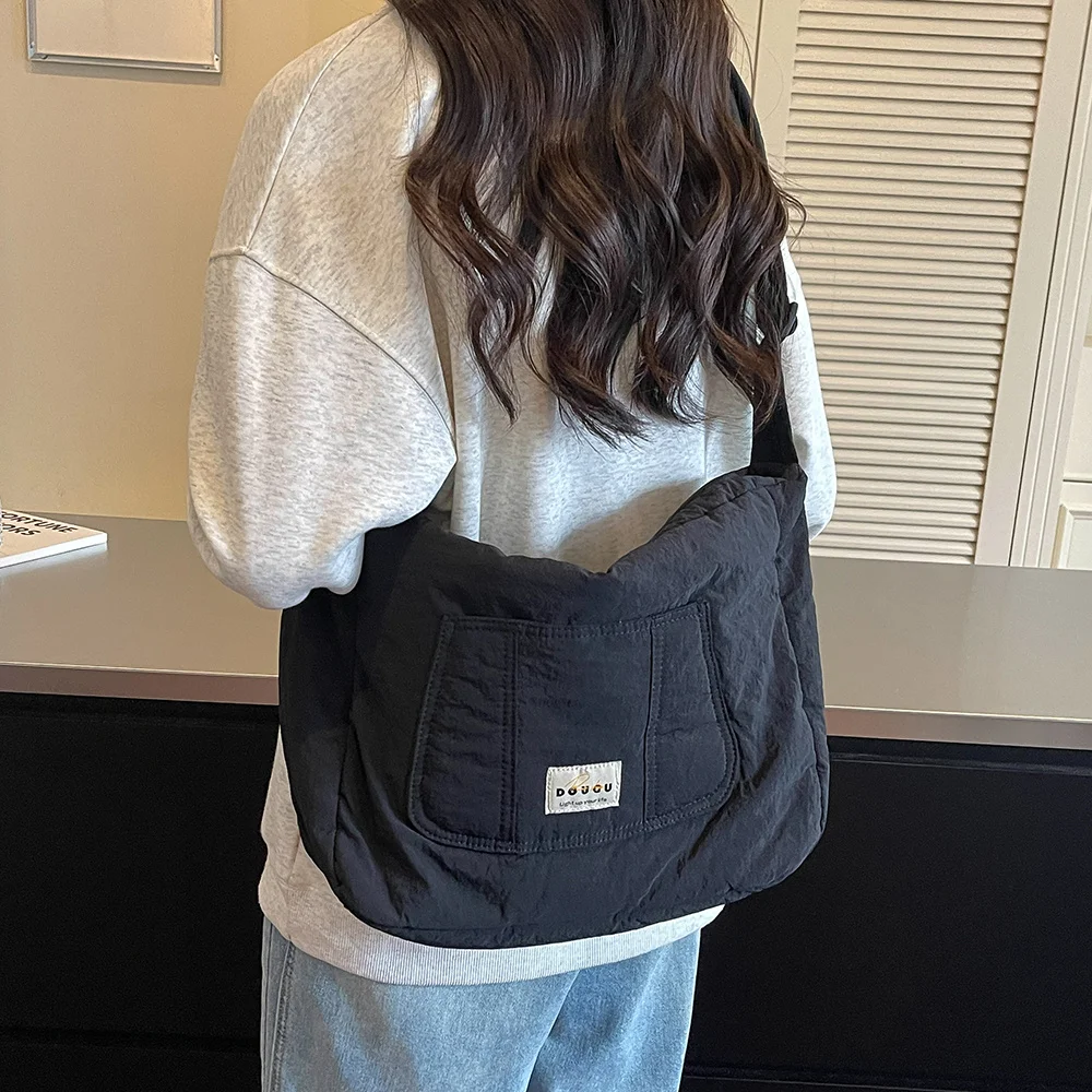 bolsa-transversal-feminina-em-nylon-estilo-«hobo»-com-alca-de-ombro-ajustavel-acolchoada-de-grande-capacidade-ideal-para-passeios-diarios-e-atividades-casuais