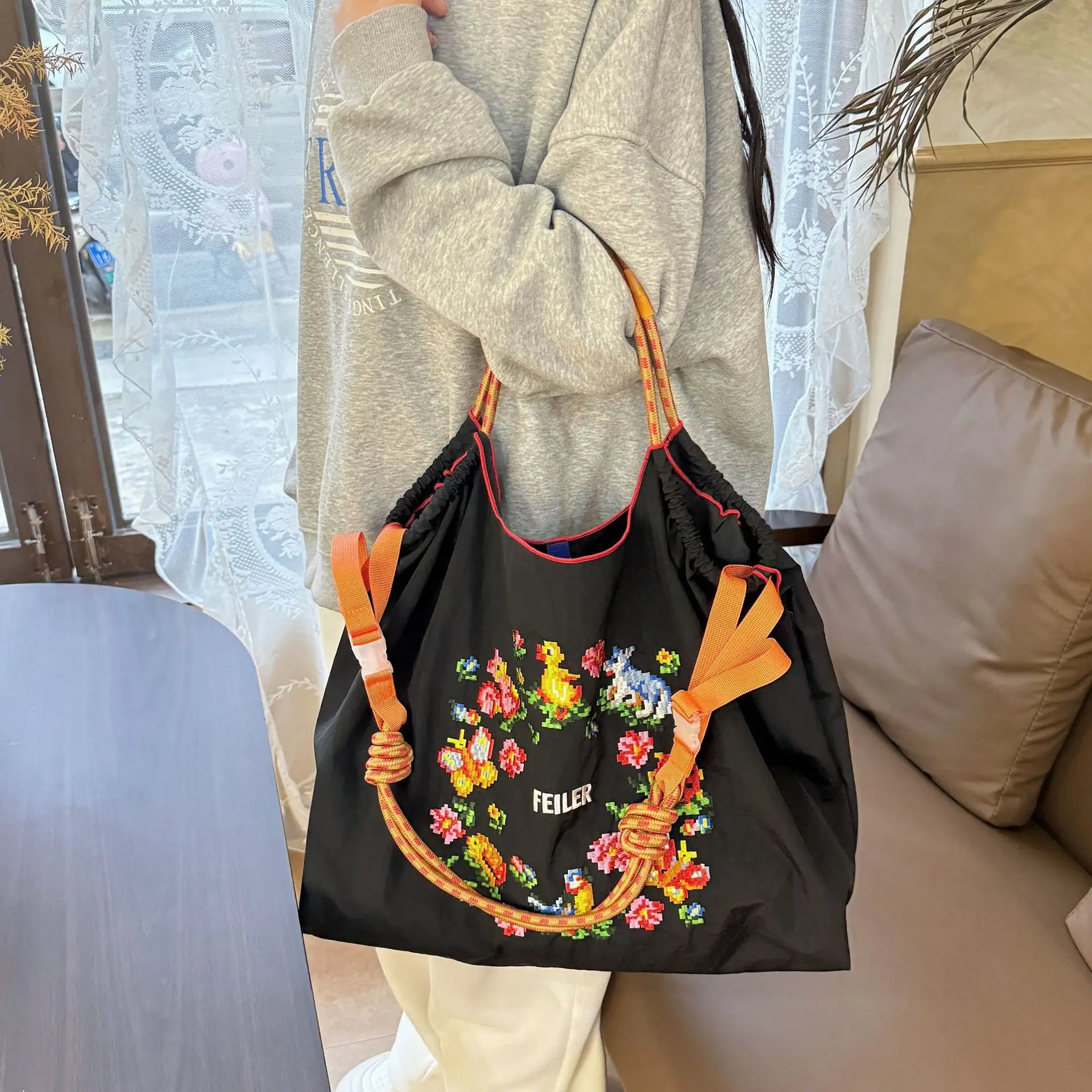 Garland Embroidery Tote Bag Cute Duck Bird Shoulder Bags for Women Handbags Oversize Drawstring Shopper Purses Designer Eco Bag