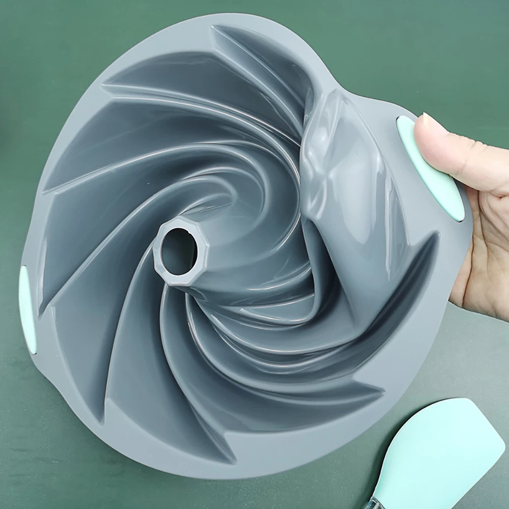 

1PC Dual Color Handle Silicone Cake Tray Spiral Cake Mold High Temperature Resistant and non Stick Baking Tray